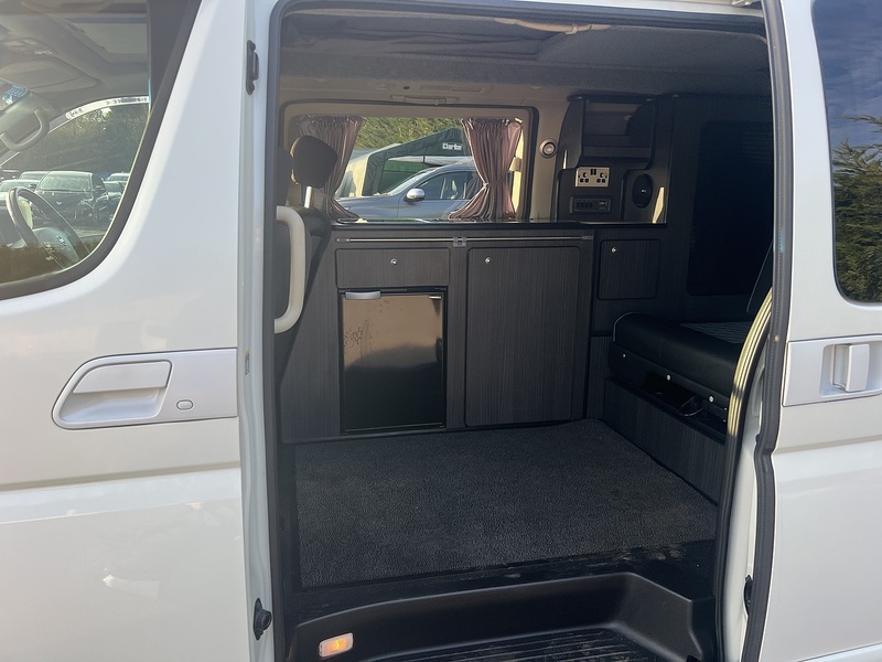 Nissan Elgrand 250 Highway Star Urban Selection - U11878