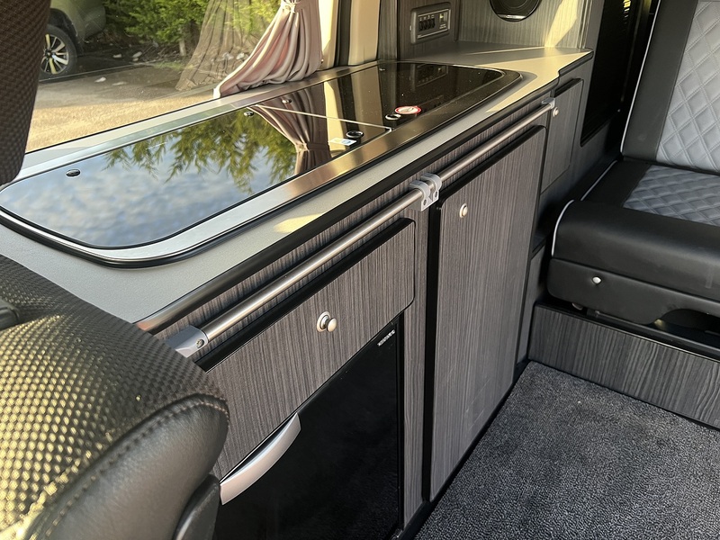 Nissan Elgrand 250 Highway Star Urban Selection - U11878