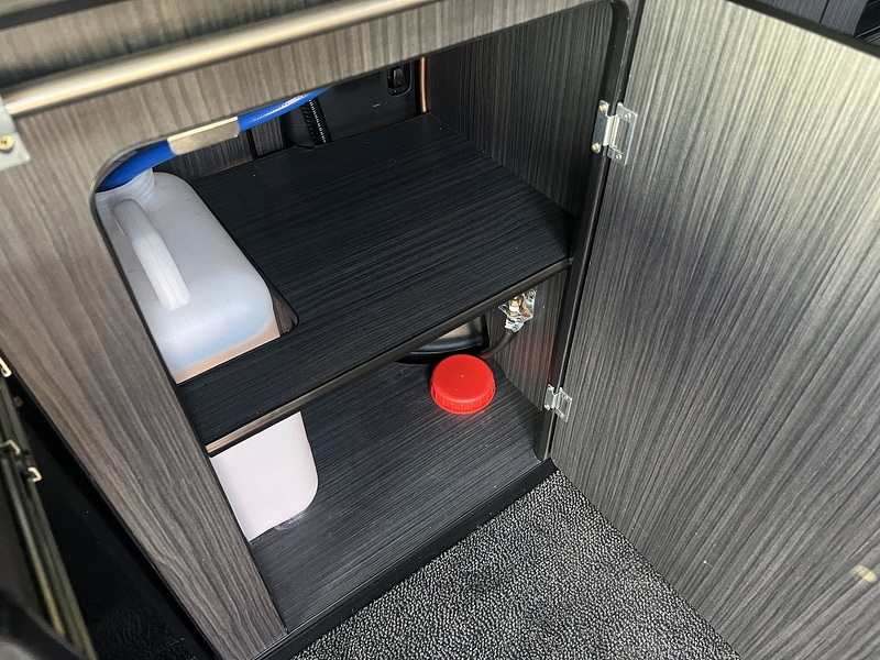 Nissan Elgrand 250 Highway Star Urban Selection - U11878