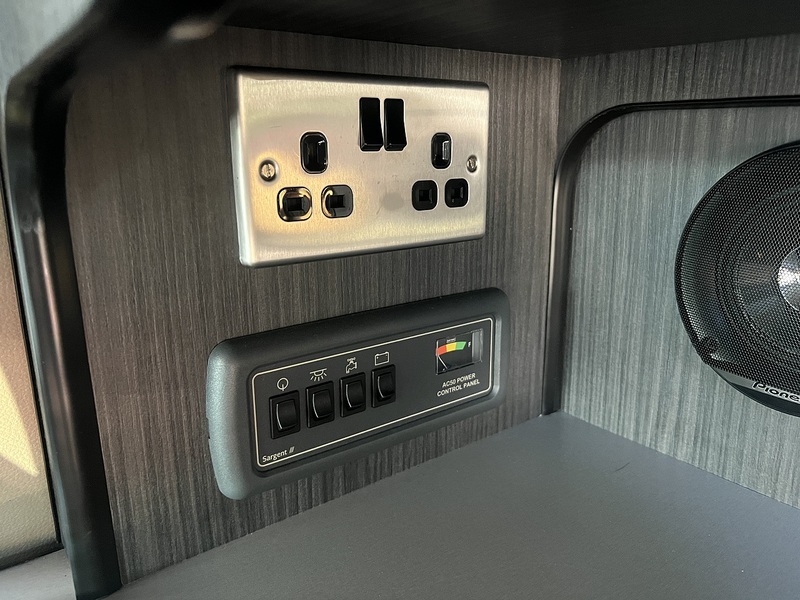 Nissan Elgrand 250 Highway Star Urban Selection - U11878