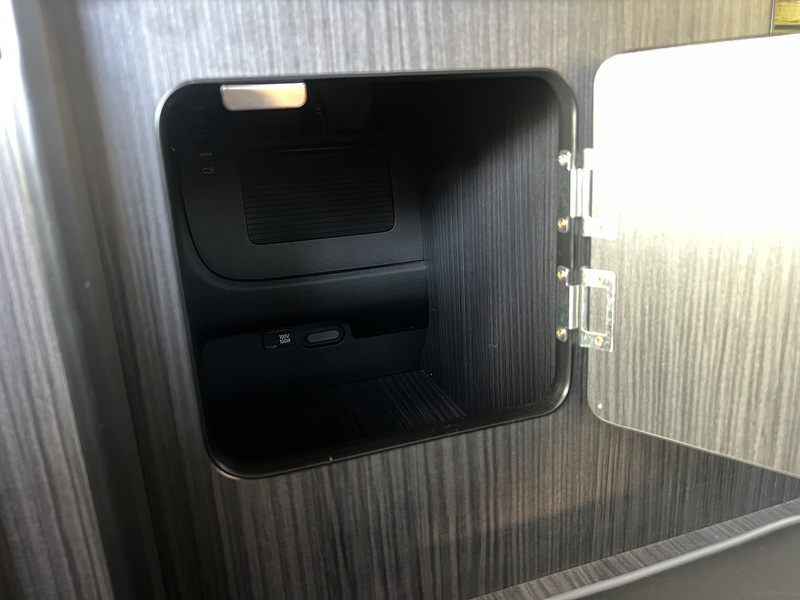 Nissan Elgrand 250 Highway Star Urban Selection - U11878