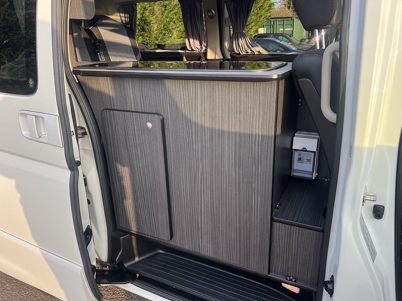 Nissan Elgrand 250 Highway Star Urban Selection - U11878