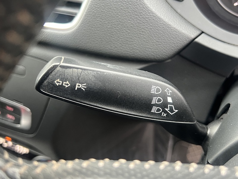 Audi Q3 TDI S line - U11885