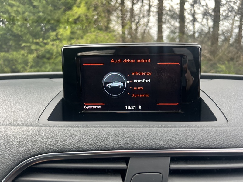 Audi Q3 TDI S line - U11885