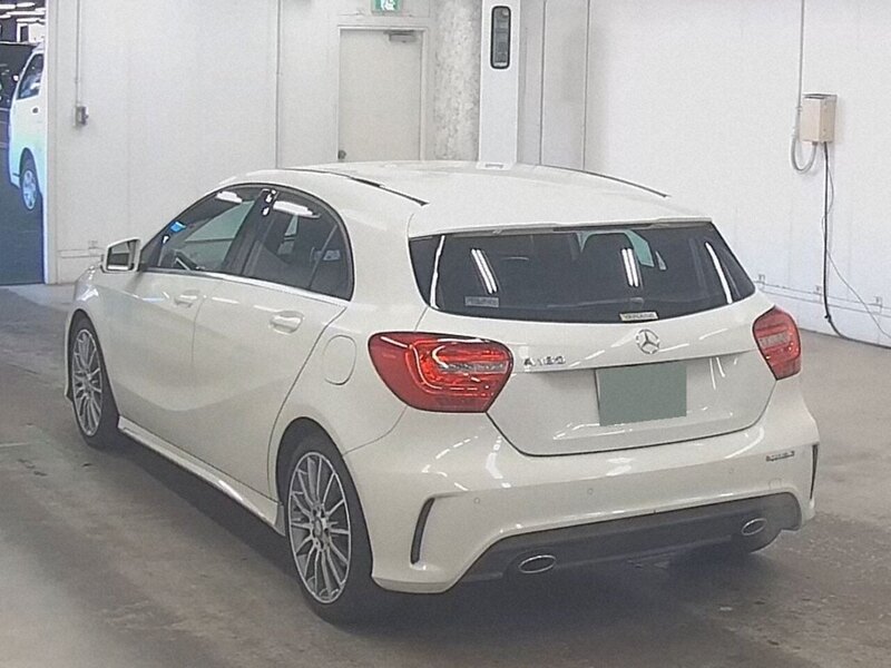 Mercedes-Benz A-Class A 180 AMG SPORT - U11888