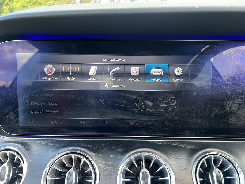 Mercedes-Benz E Class E220d AMG Line - U11889