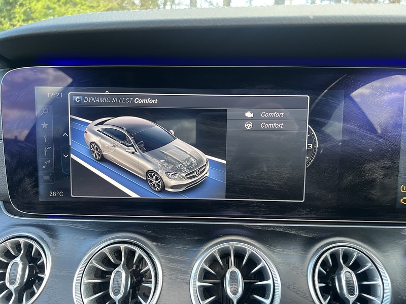 Mercedes-Benz E Class E220d AMG Line - U11889