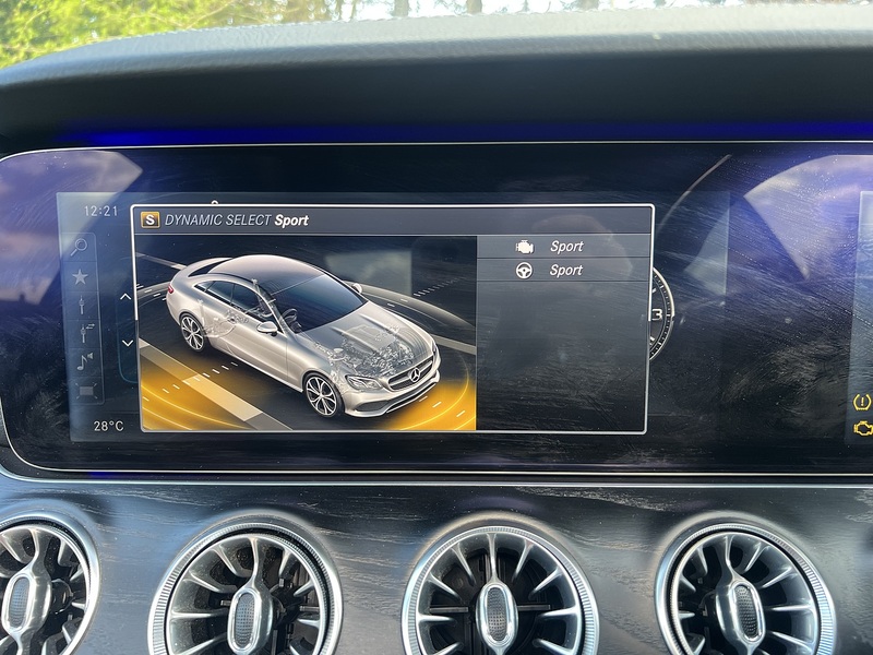 Mercedes-Benz E Class E220d AMG Line - U11889