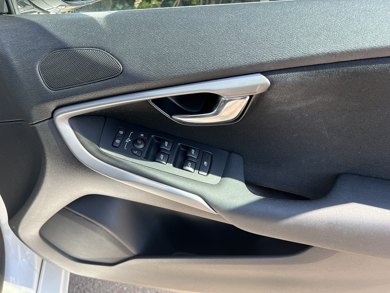 Volvo V40 T4 - U11894