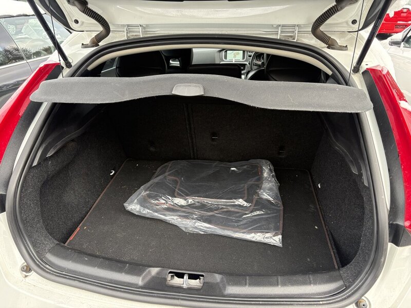 Volvo V40 BASEGRADE - U11895