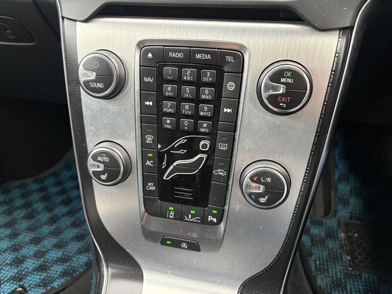 Volvo V40 BASEGRADE - U11895