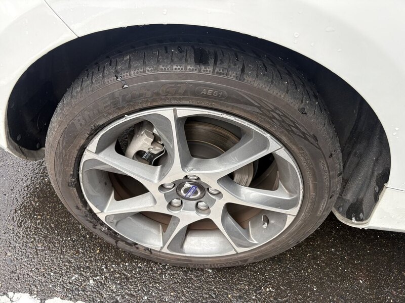 Volvo V40 BASEGRADE - U11895