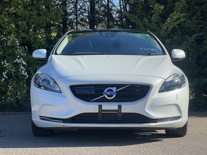 Volvo V40 BASEGRADE - U11895