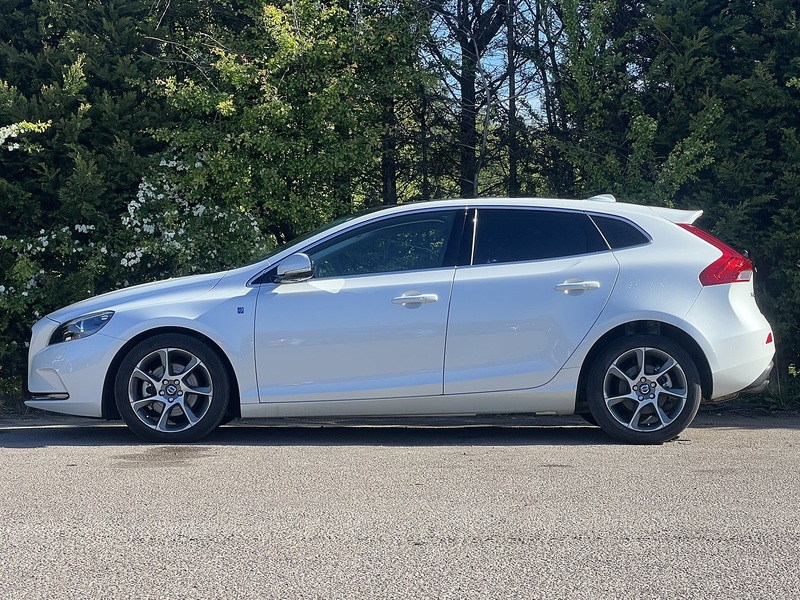 Volvo V40 BASEGRADE - U11895