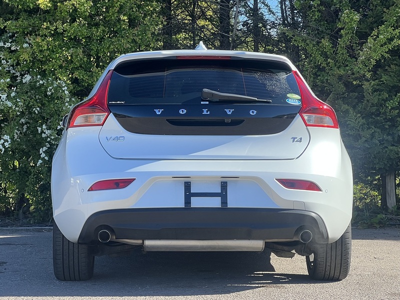Volvo V40 BASEGRADE - U11895