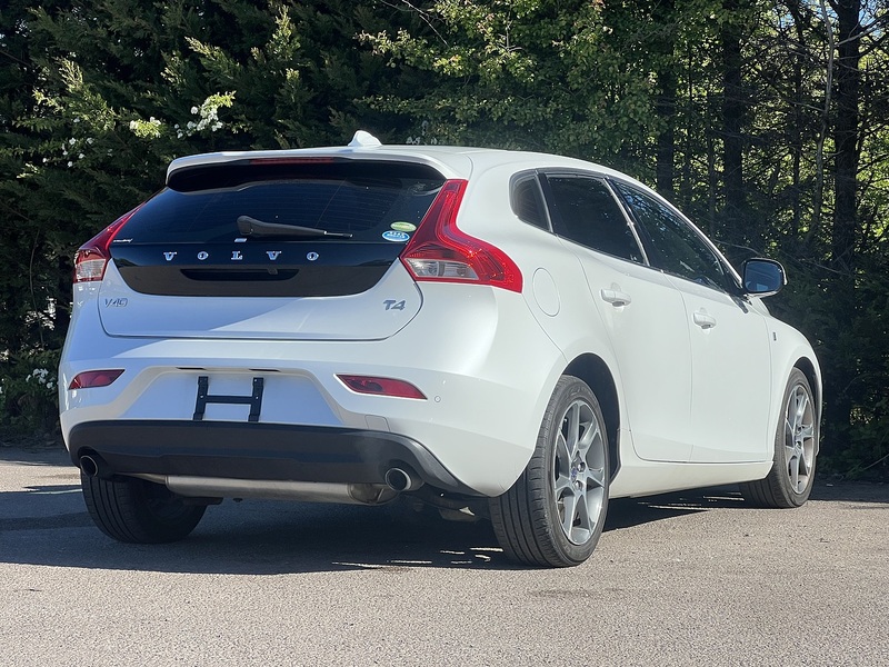 Volvo V40 BASEGRADE - U11895
