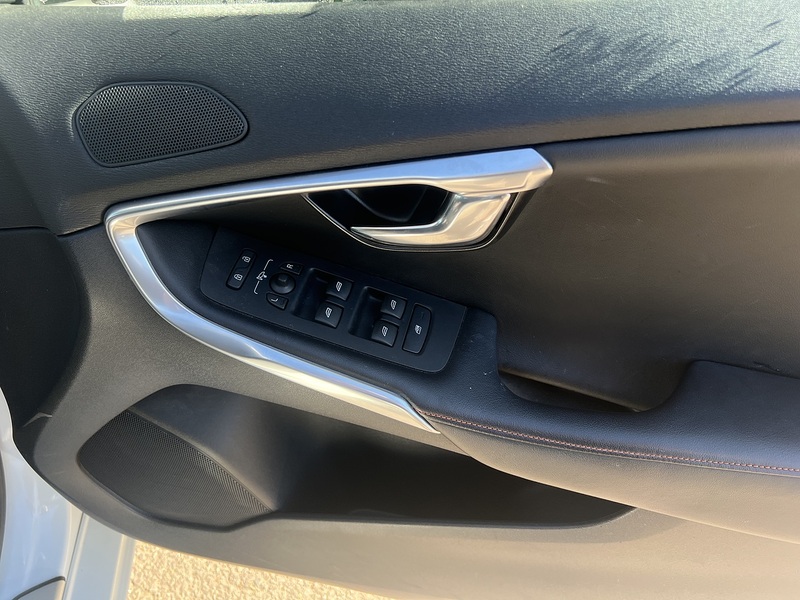 Volvo V40 BASEGRADE - U11895