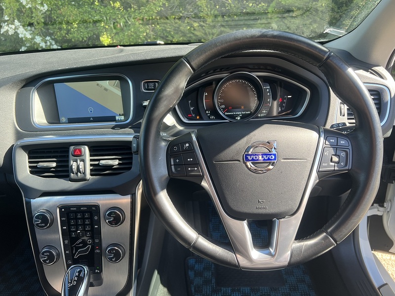 Volvo V40 BASEGRADE - U11895