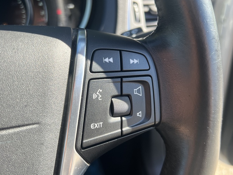 Volvo V40 BASEGRADE - U11895
