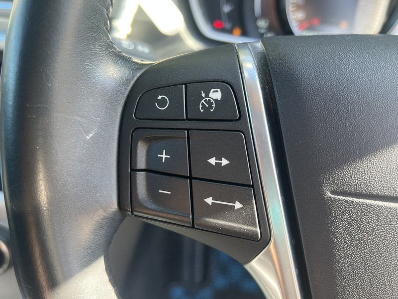 Volvo V40 BASEGRADE - U11895