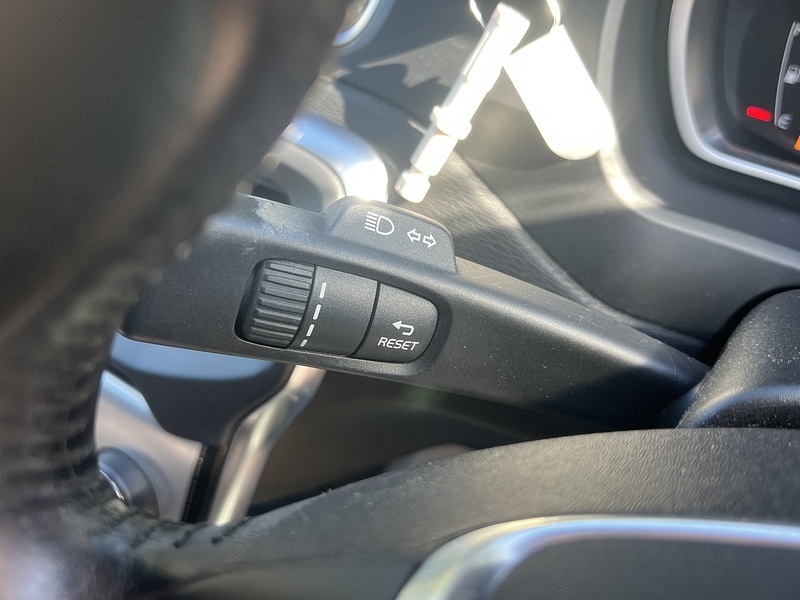 Volvo V40 BASEGRADE - U11895