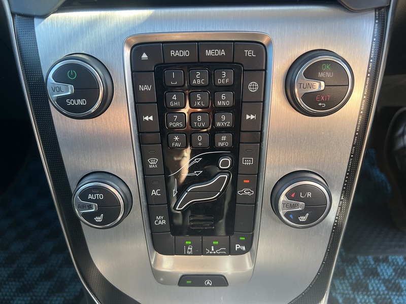 Volvo V40 BASEGRADE - U11895