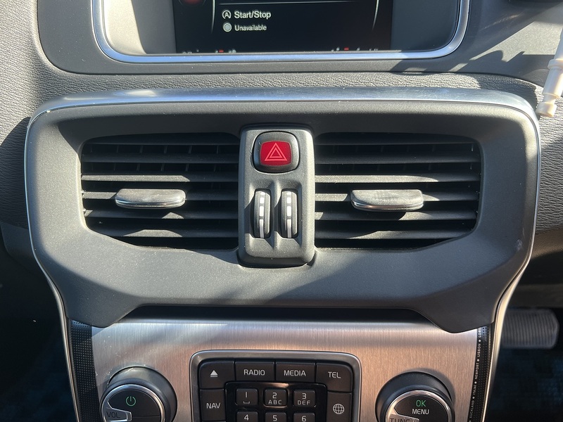 Volvo V40 BASEGRADE - U11895