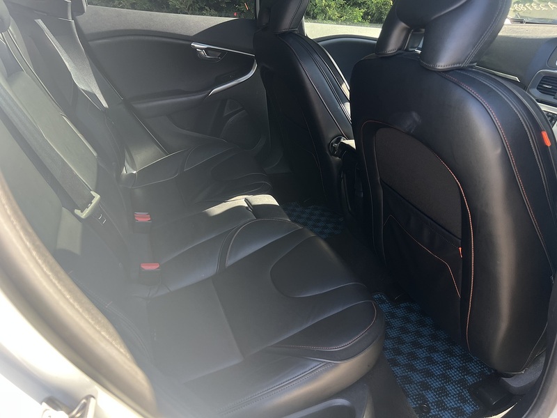 Volvo V40 BASEGRADE - U11895
