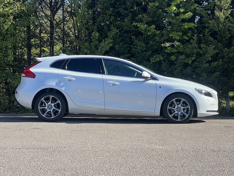 Volvo V40 BASEGRADE - U11895