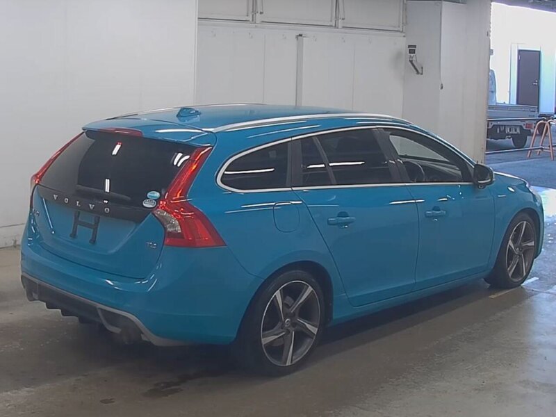 Volvo V60 T4 R-Design - U11896