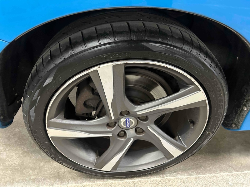 Volvo V60 T4 R-Design - U11896