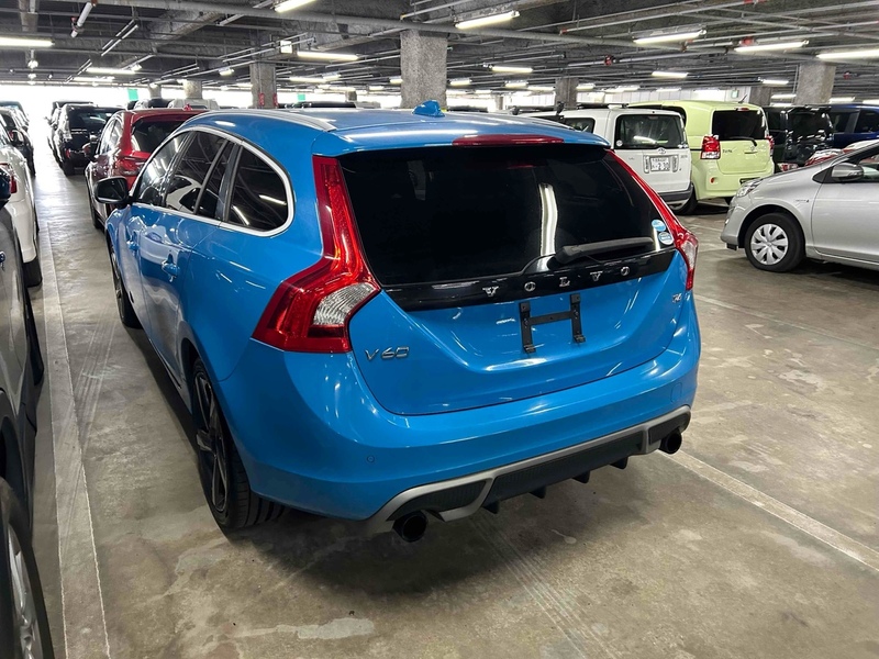 Volvo V60 T4 R-Design - U11896