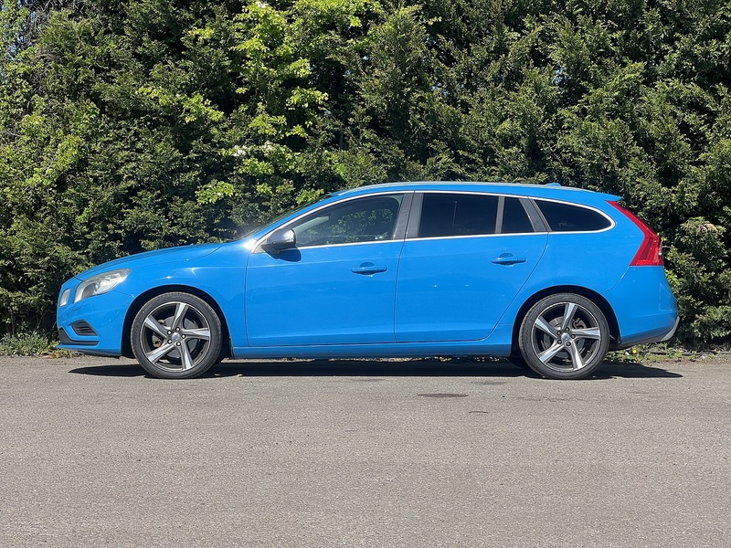 Volvo V60 T4 R-Design - U11896