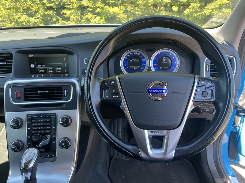 Volvo V60 T4 R-Design - U11896