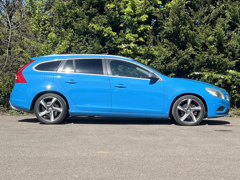Volvo V60 T4 R-Design - U11896