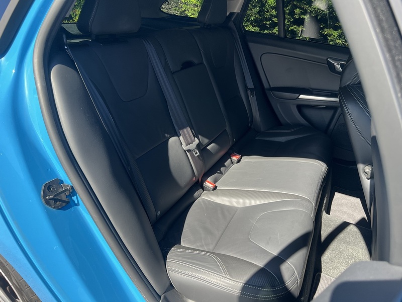 Volvo V60 T4 R-Design - U11896