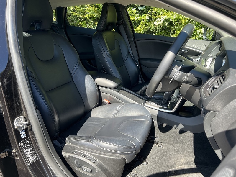 Volvo V40 D4 Es - U11898