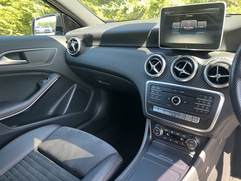 Mercedes-Benz A-Class A 180 Amg Line Premium - U11899