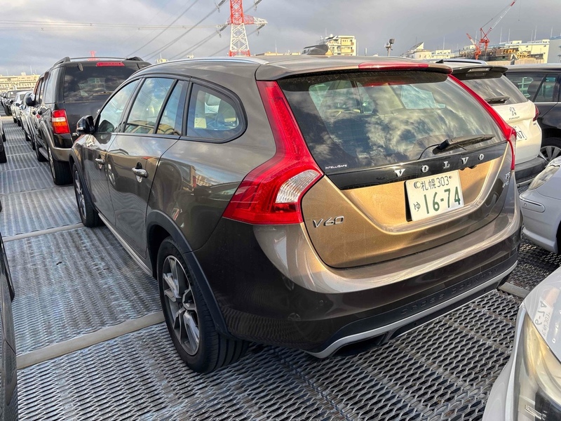 Volvo V60 T5 Cross Country SE - U11900