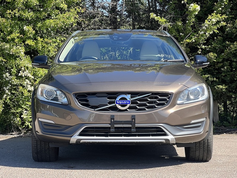 Volvo V60 T5 Cross Country SE - U11900