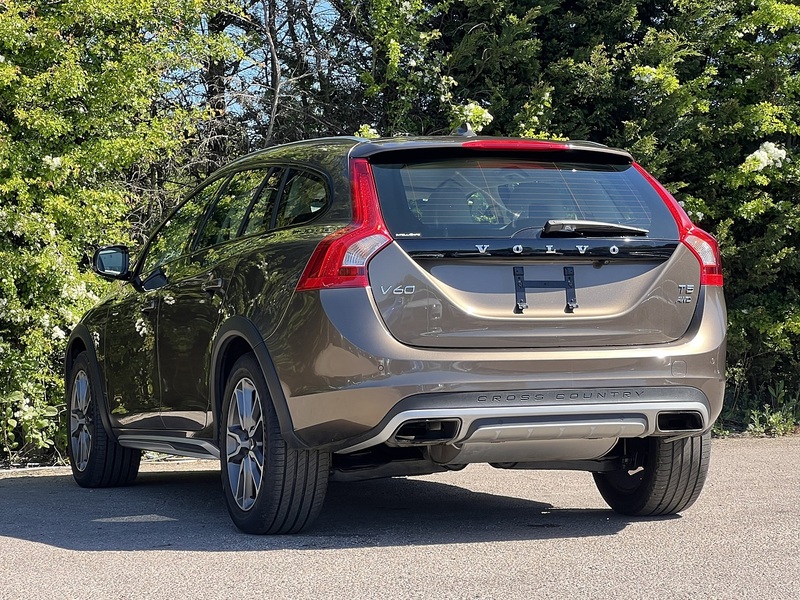 Volvo V60 T5 Cross Country SE - U11900