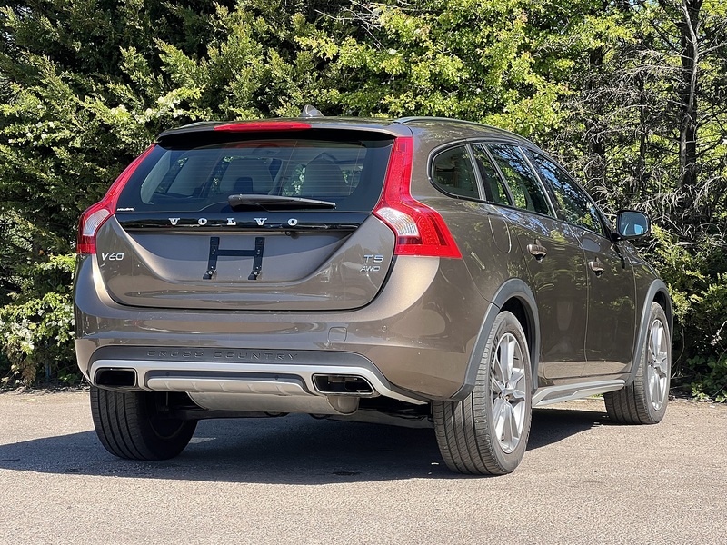 Volvo V60 T5 Cross Country SE - U11900