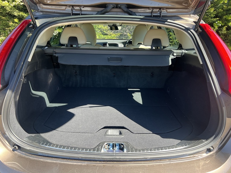Volvo V60 T5 Cross Country SE - U11900