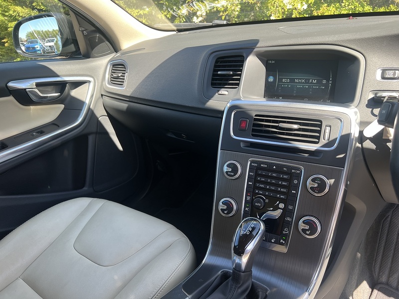 Volvo V60 T5 Cross Country SE - U11900