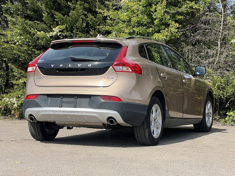 Volvo V40 D4 Se - U11902