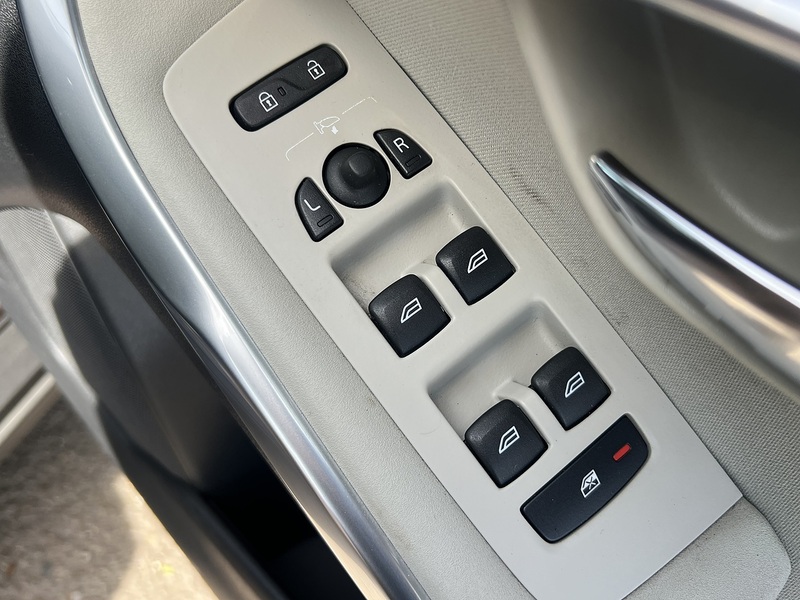 Volvo V40 D4 Se - U11902