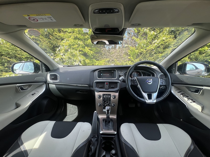 Volvo V40 D4 Se - U11902