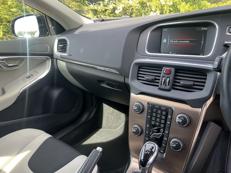 Volvo V40 D4 Se - U11902