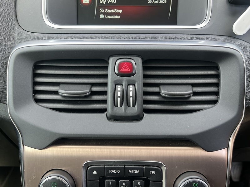 Volvo V40 D4 Se - U11902