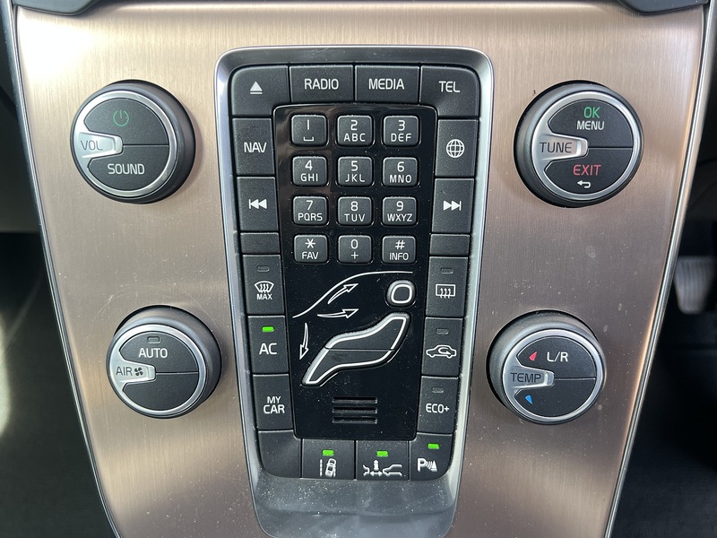 Volvo V40 D4 Se - U11902